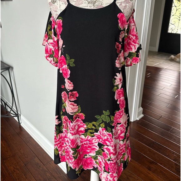 Dress - Picture 2 of 3